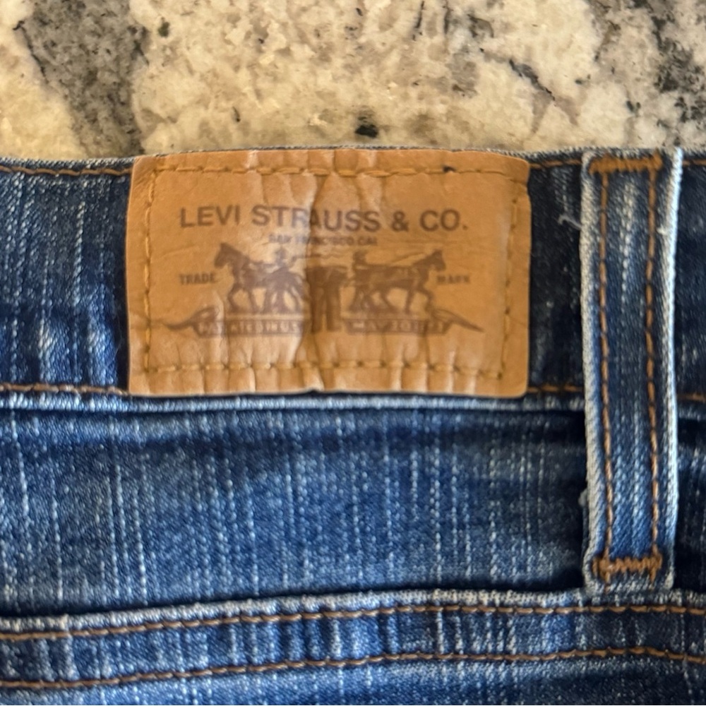 Levi’s Denim 9” Jean Shorts Women’s Size 16 - Picture 7 of 16